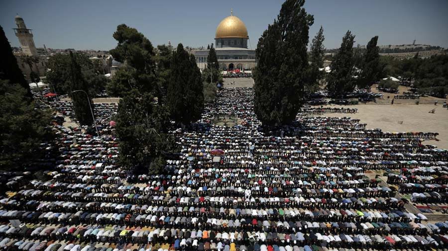 Palestinian Woman From Hebron, 100, Prays at Al-Aqsa for Ramadan