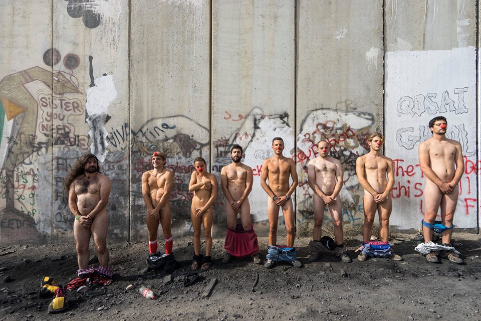 Naked Spanish clowns anger Palestinians
