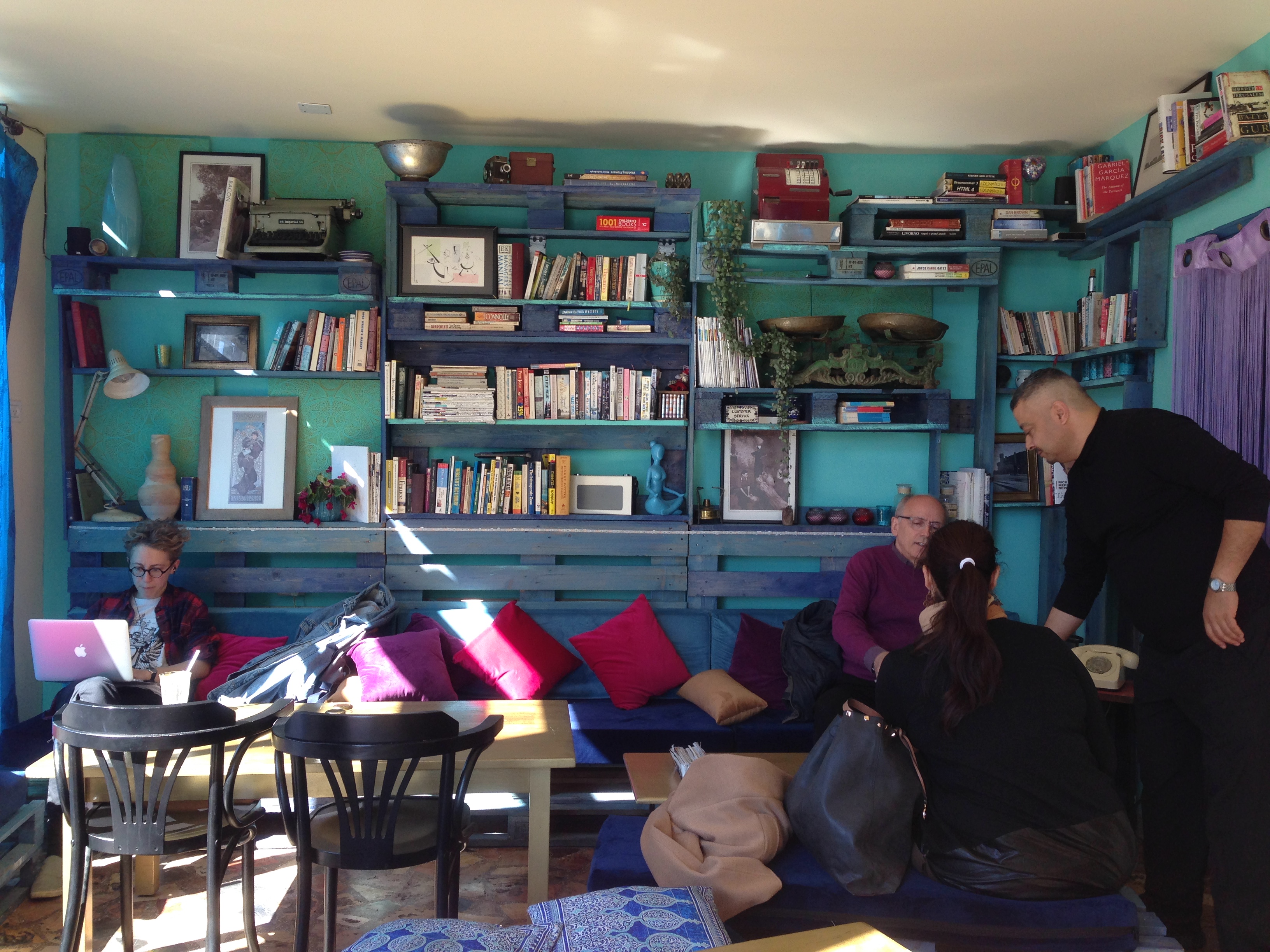 Brothers to the Rescue: New Café Culture Cleans Up Jerusalem