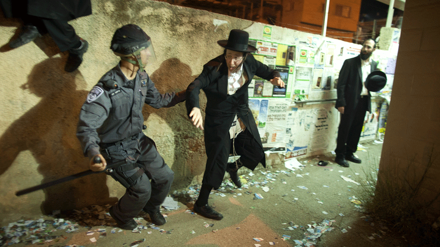 Military Police Attacked by ultra-Orthodox Jews in Ashdod