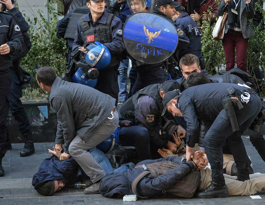 New Wave Of Arrests In Turkey Targets Pro-western Activists