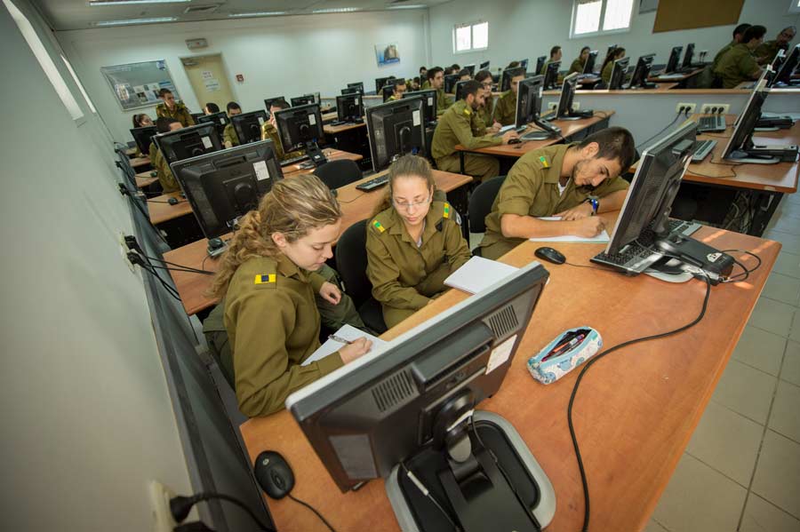 Israeli Army Wants More Women in Technology