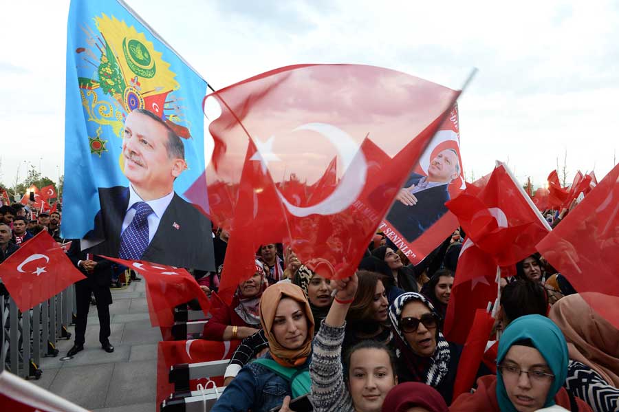 Turkey Campaign Heats Up, Erdogan Allies Target Opposition Candidate