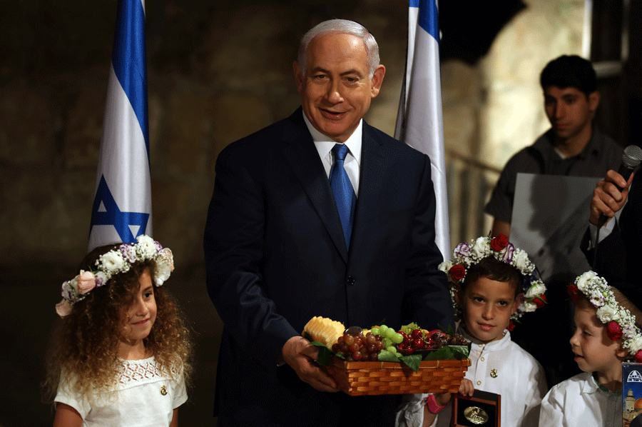 Israeli Cabinet Meets in Tunnels beneath Western Wall – Commemoration and Exclamation