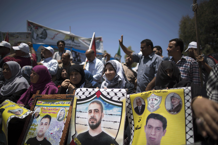Smuggled Sperm Allows Palestinian Prisoners to Become Fathers