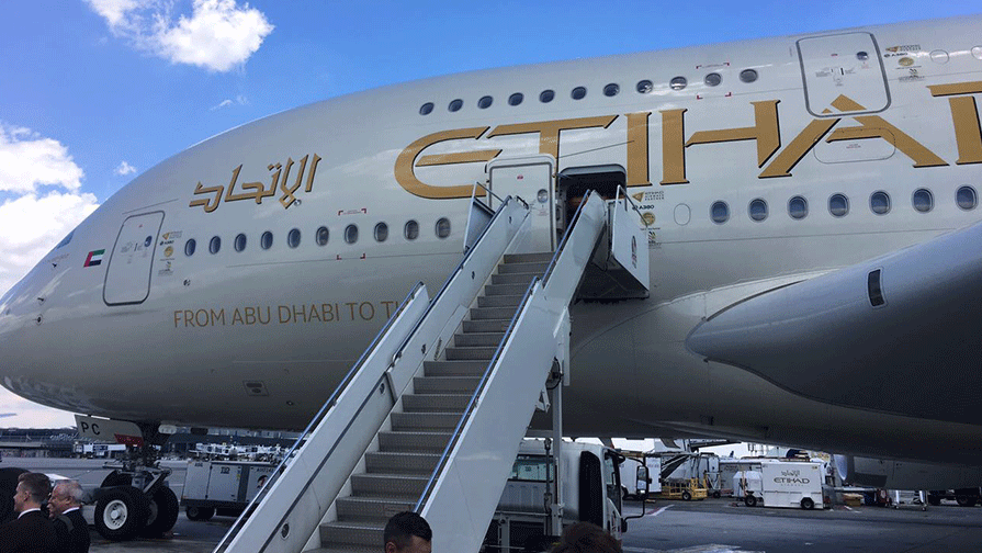UAE Resumes Limited Outgoing Commercial Flights