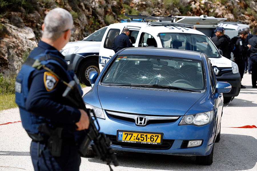 Palestinian Stabs and Shoots Israeli, Steals Gun, Shoots Another