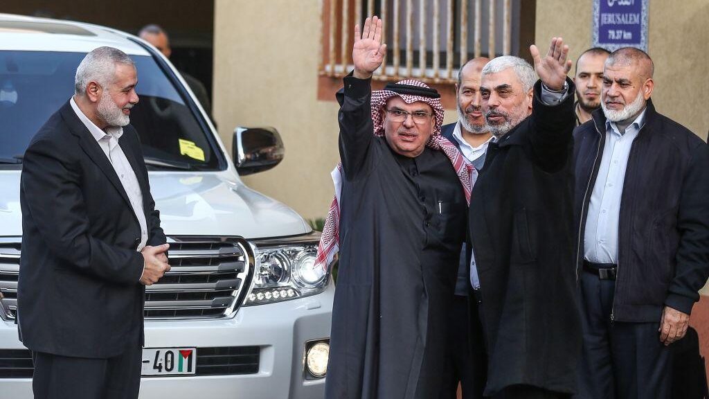 Qatari Envoy Arrives in Gaza Strip to Distribute Millions