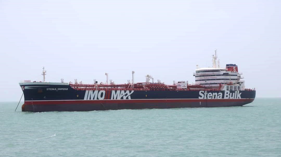 Panama Withdrawing Flag from Foreign Tanker Believed Towed to Iran