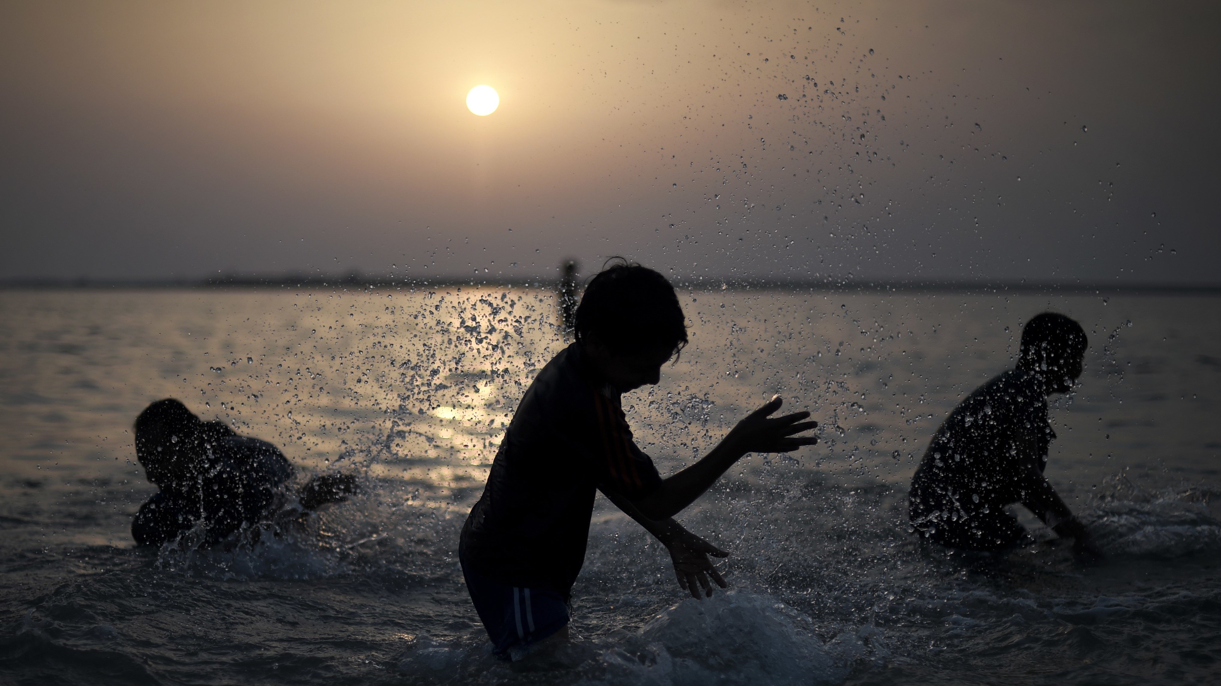 Bahrain Records Hottest June in Over a Century