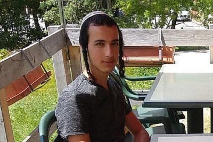 Israeli Student Stabbed to Death in West Bank; Manhunt Underway