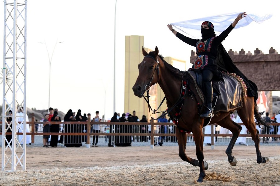 Saudi Women Participate in Souq Okaz Festival
