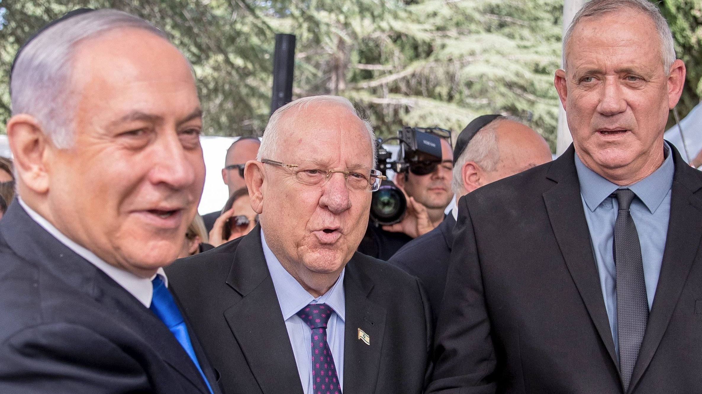 Netanyahu and Gantz to Parley about Unity Government