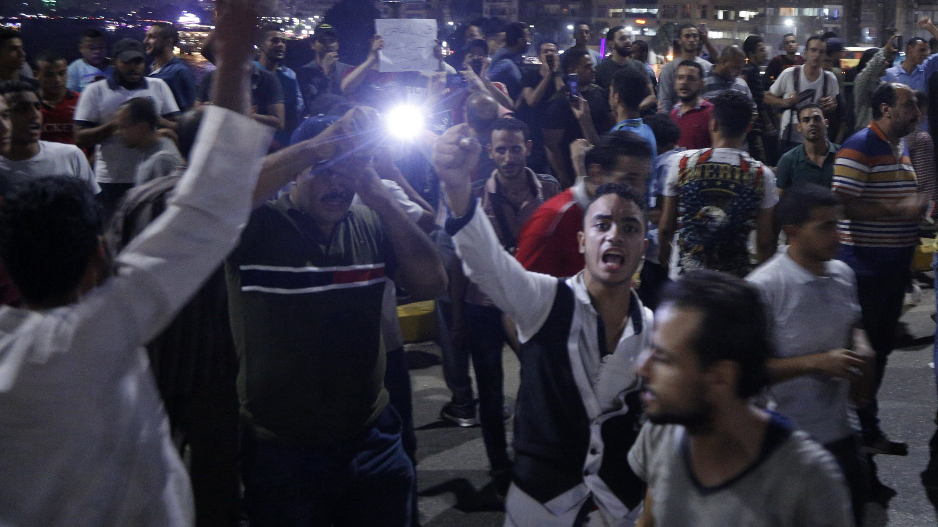 Egyptian Security Forces Arrest Senior Staff Members of Rights Group