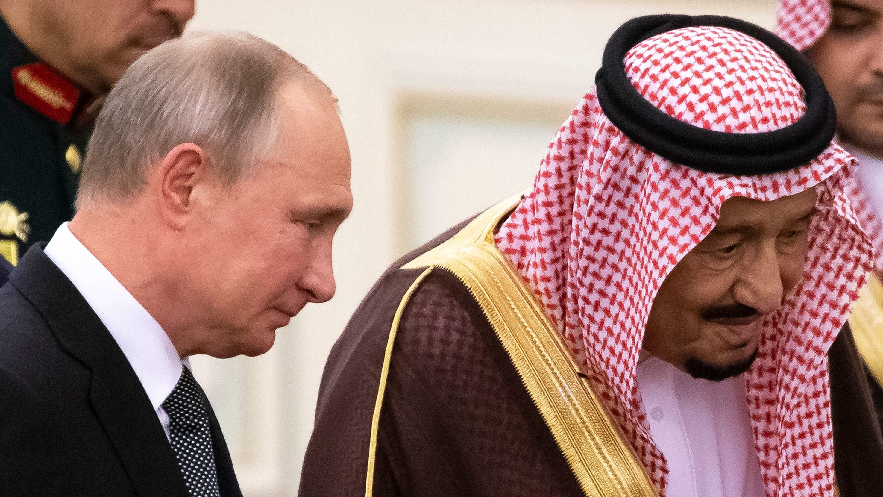 Putin’s Gulf Welcomes Show He’s the ‘Region’s Arbiter’