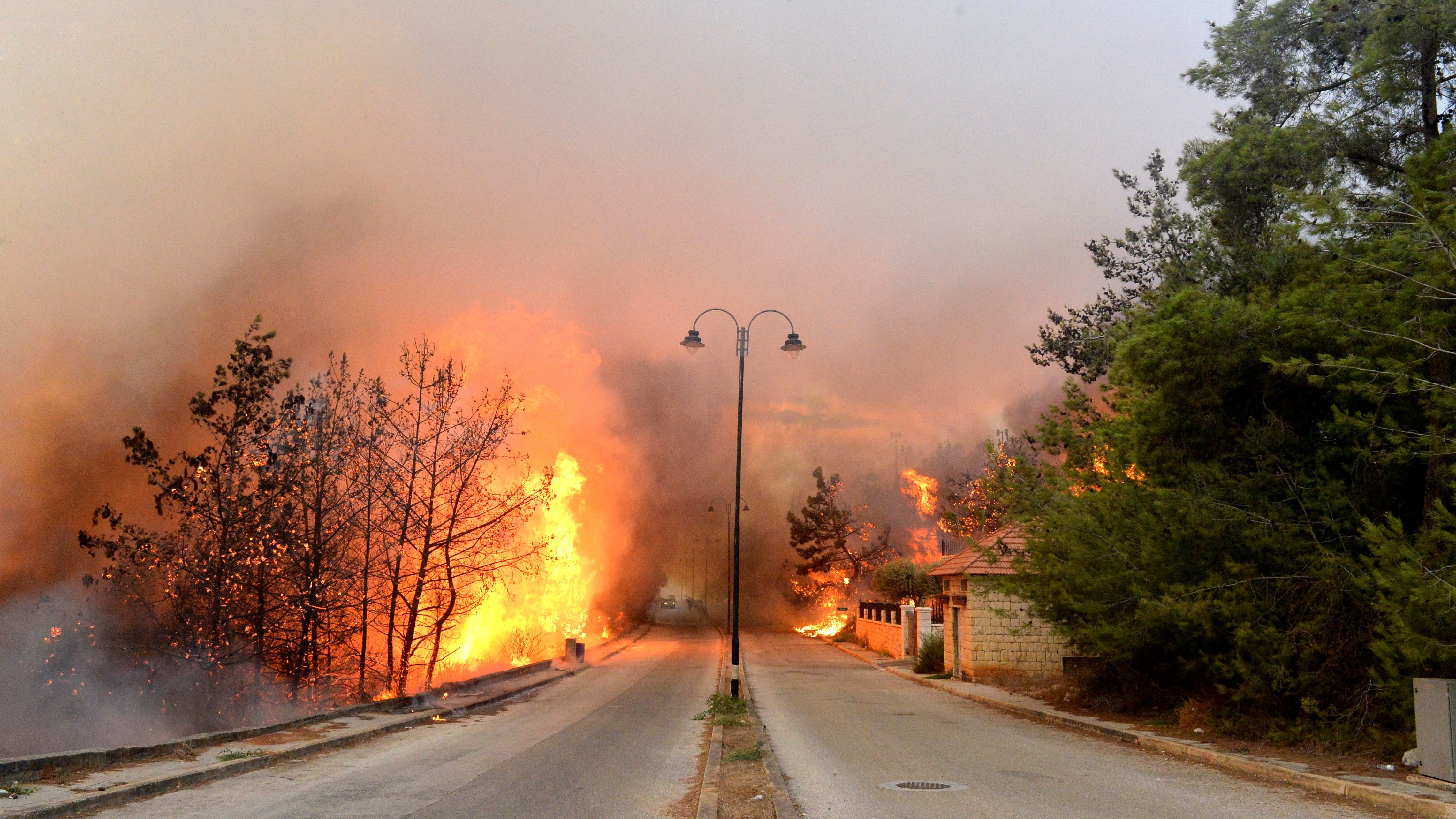 Lebanese Blame Government for Blazes