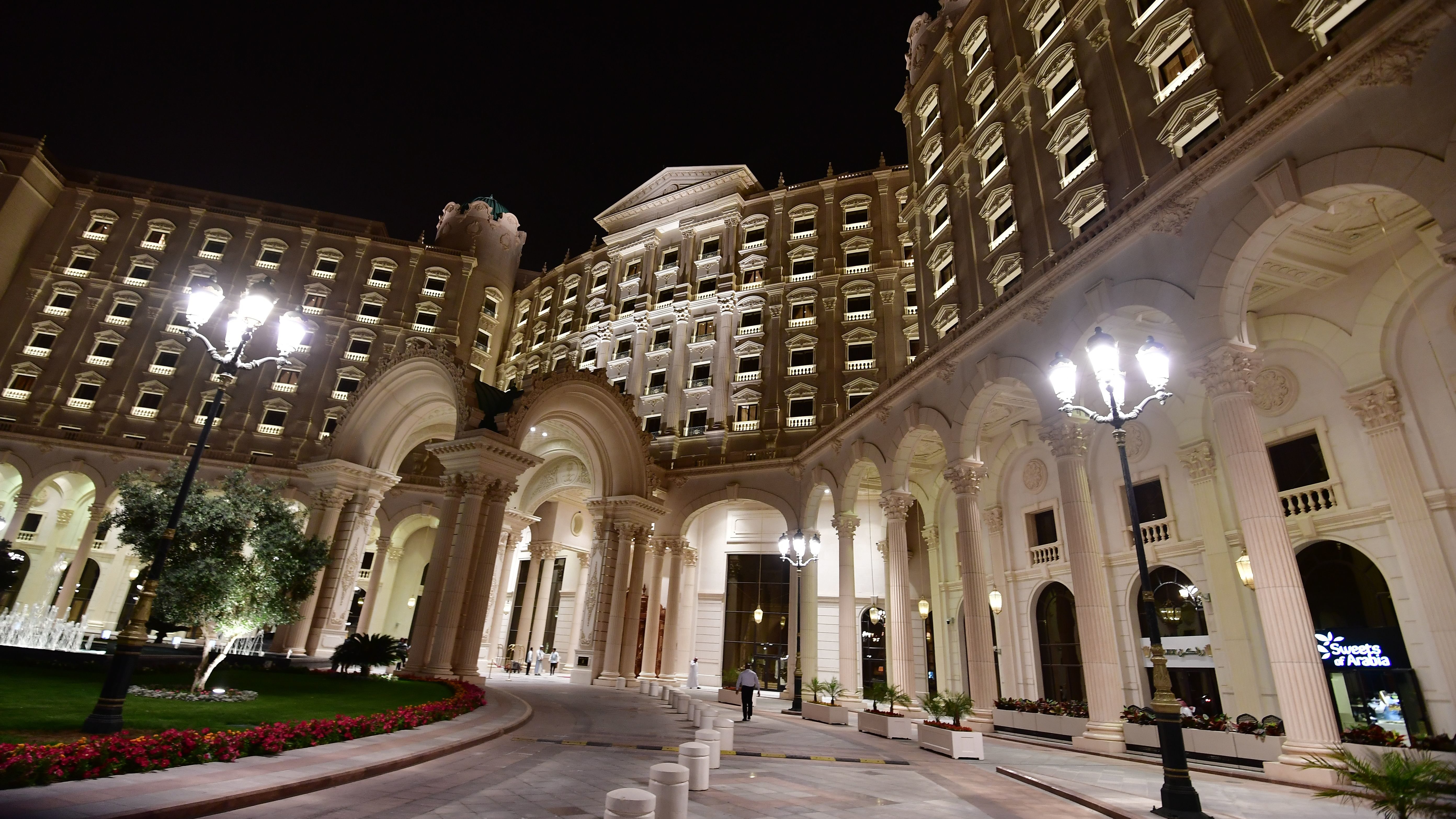 Saudis to Allow Unmarried Tourist Couples to Share Hotel Rooms