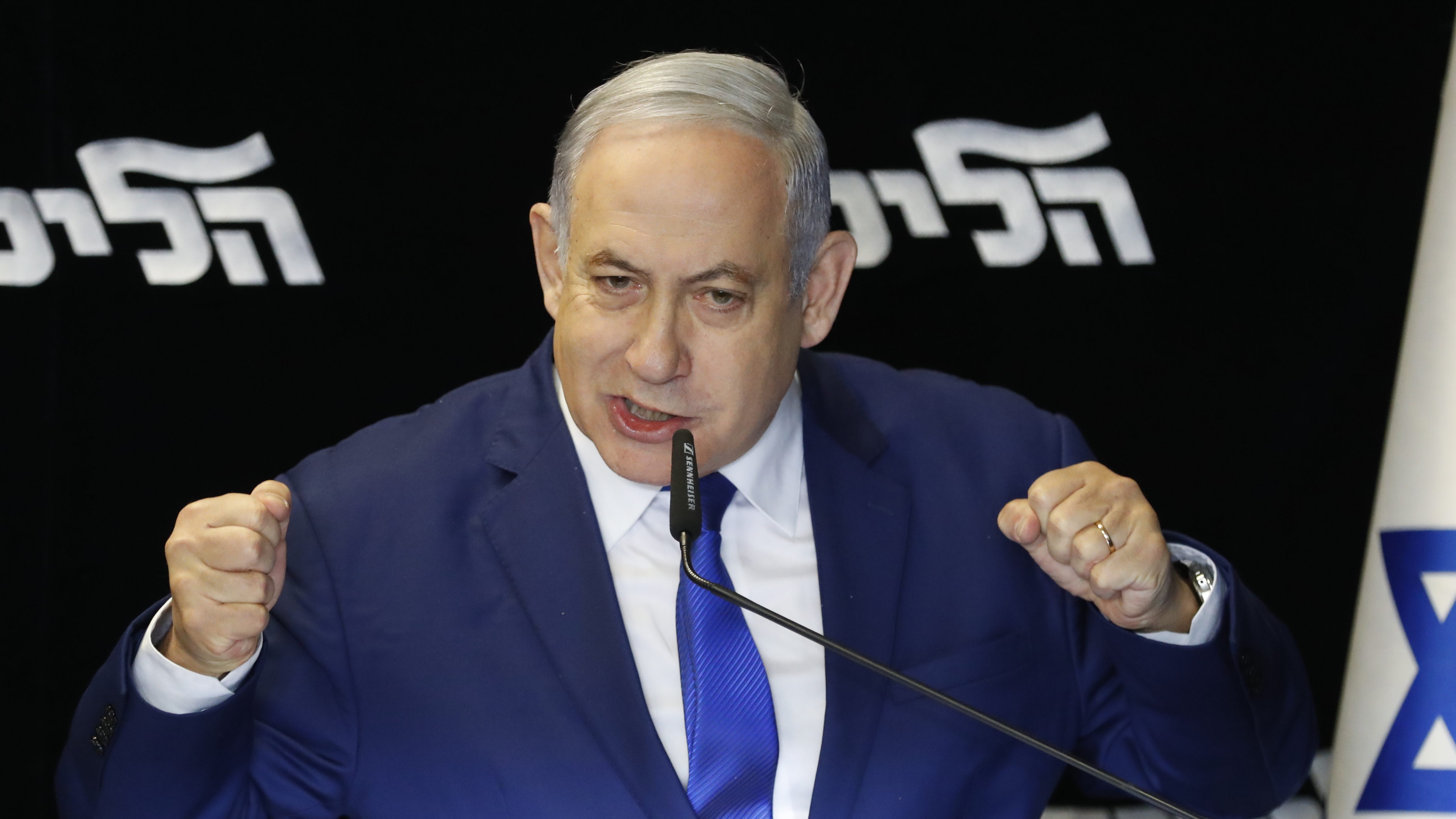 Survey Finds Most Israelis View Their Leaders as Corrupt (AUDIO INTERVIEW)