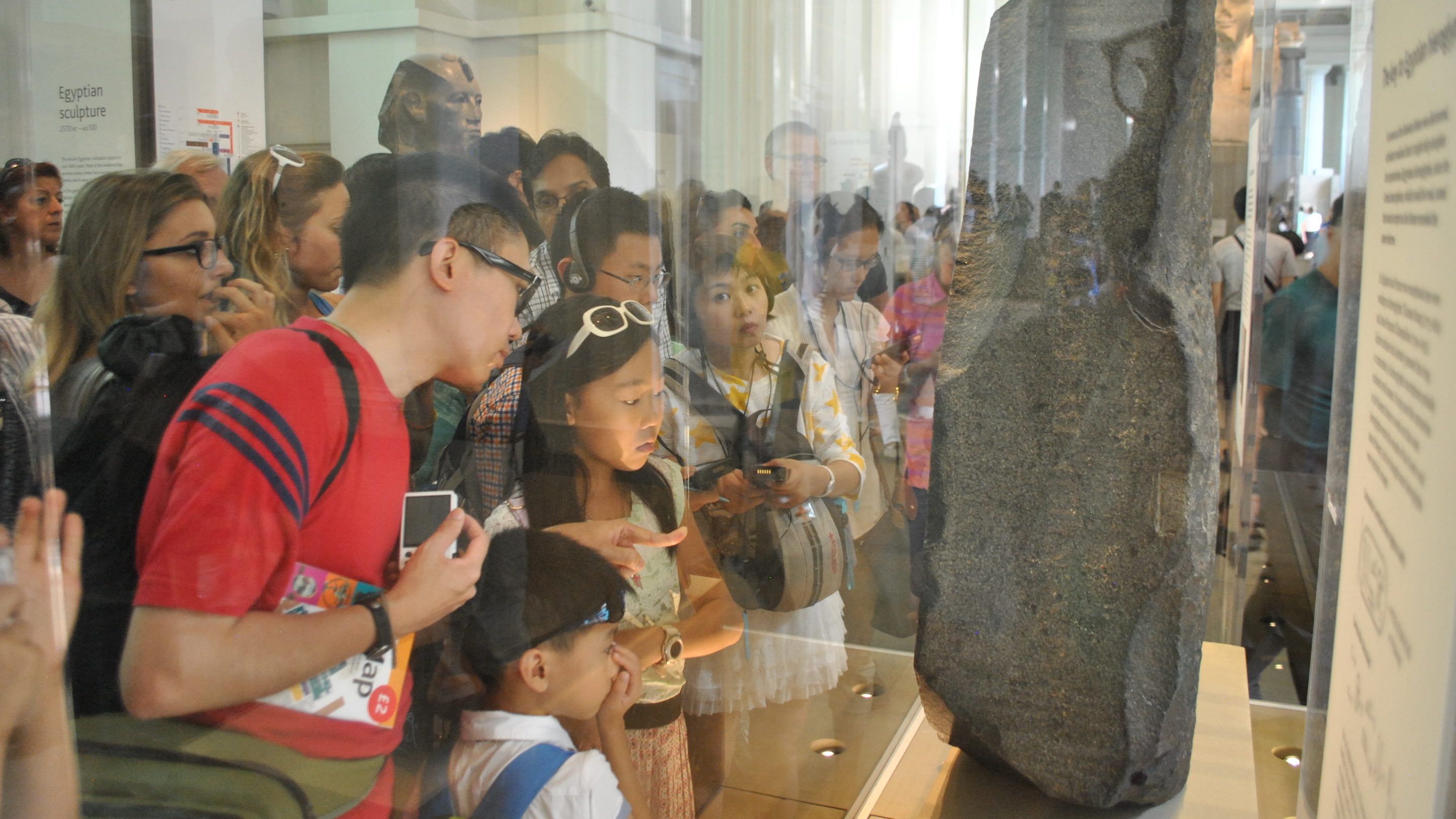 Egyptians Demand Return of Rosetta Stone From British Museum