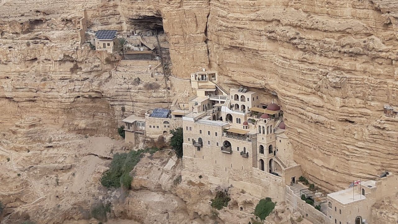 Albait Almokhtalef Wadi Kelt Hike