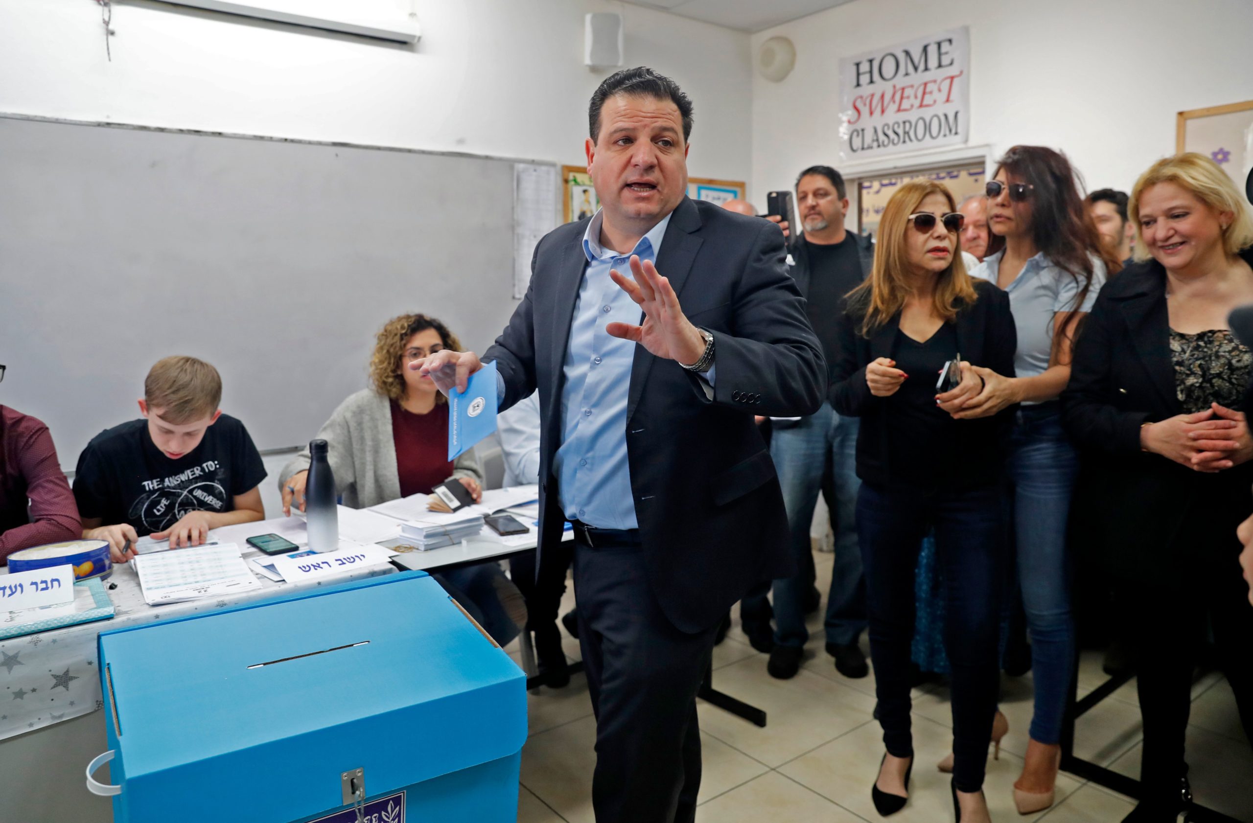 Arab Israeli Lawmaker Ayman Odeh Assaulted by Right-Wing Protesters