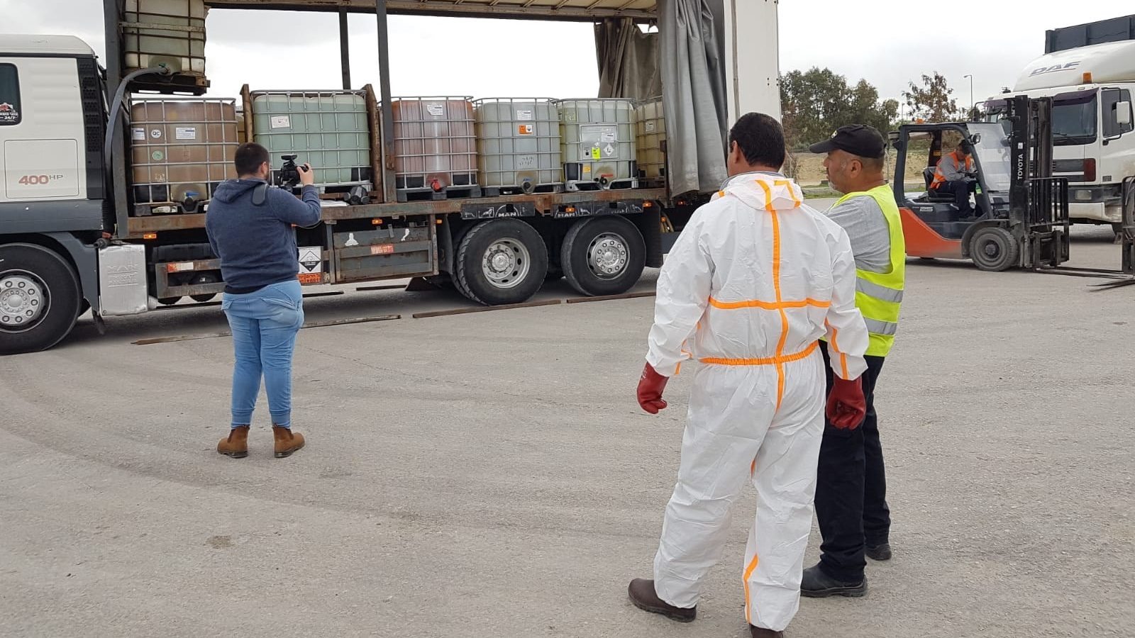 Israel’s COGAT Sends 20 Tons of Disinfectant to Palestinian Territories