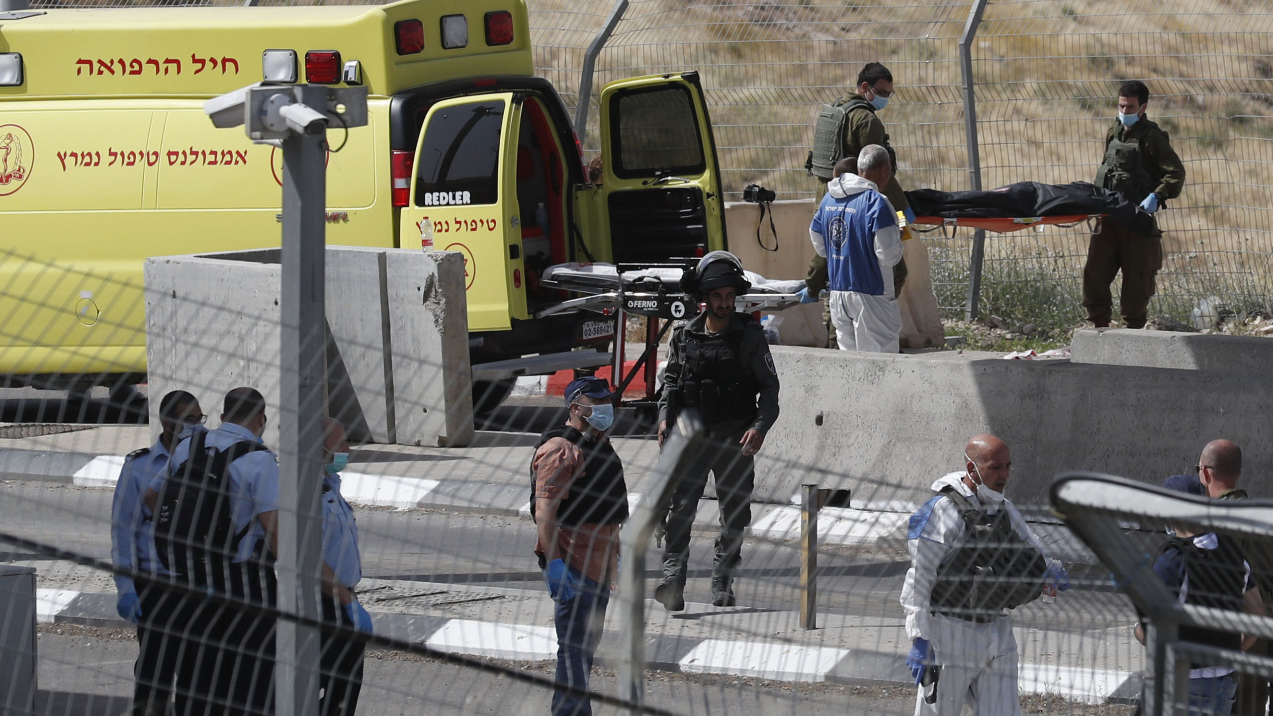 Assailant Killed, Border Policeman Injured in West Bank Attack