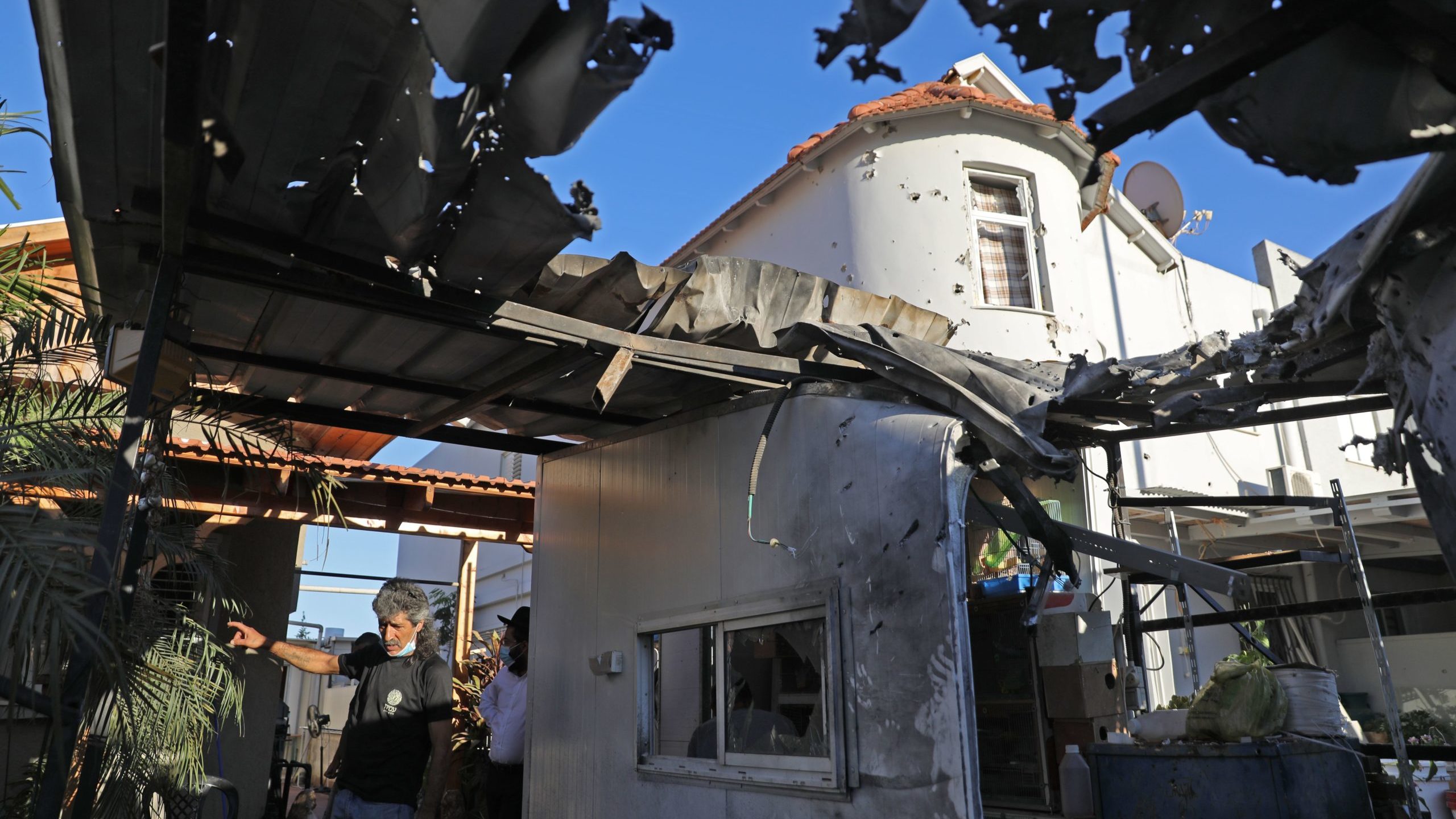 Gaza, Israel Violence Escalates as Sides Trade Attacks