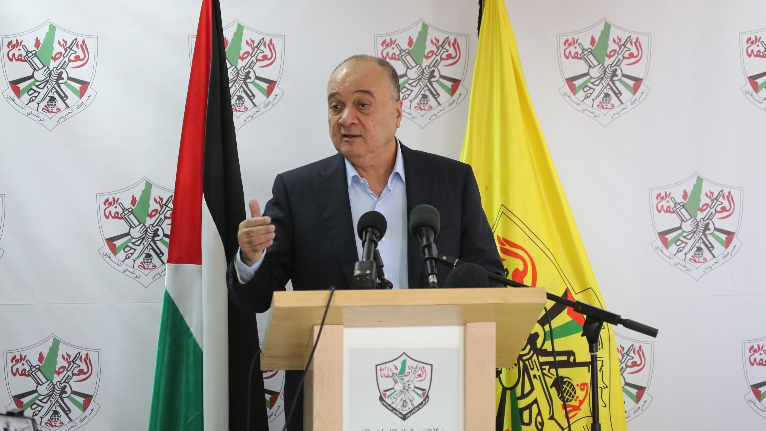 Abbas Expels Top Fatah Official for Opposing Him