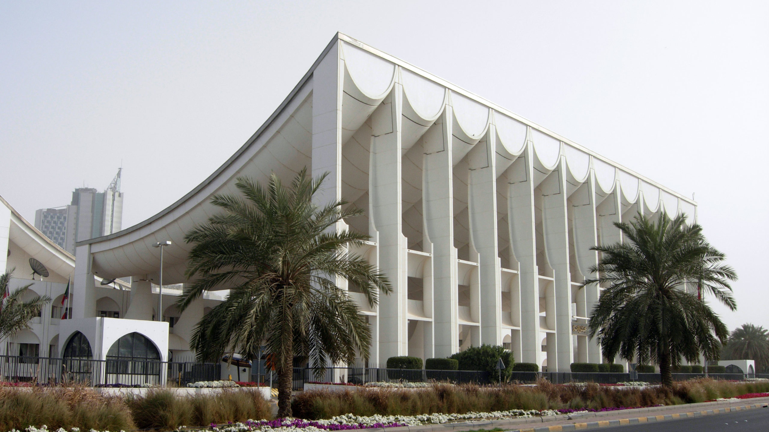 Kuwaitis Elect Representatives Amid Rising Economic Crisis
