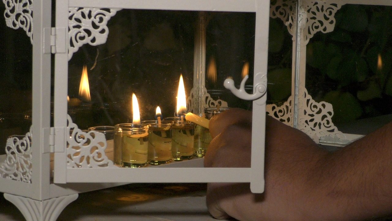 Jerusalem Families Find Creative Ways to Celebrate Hanukkah (with VIDEO)