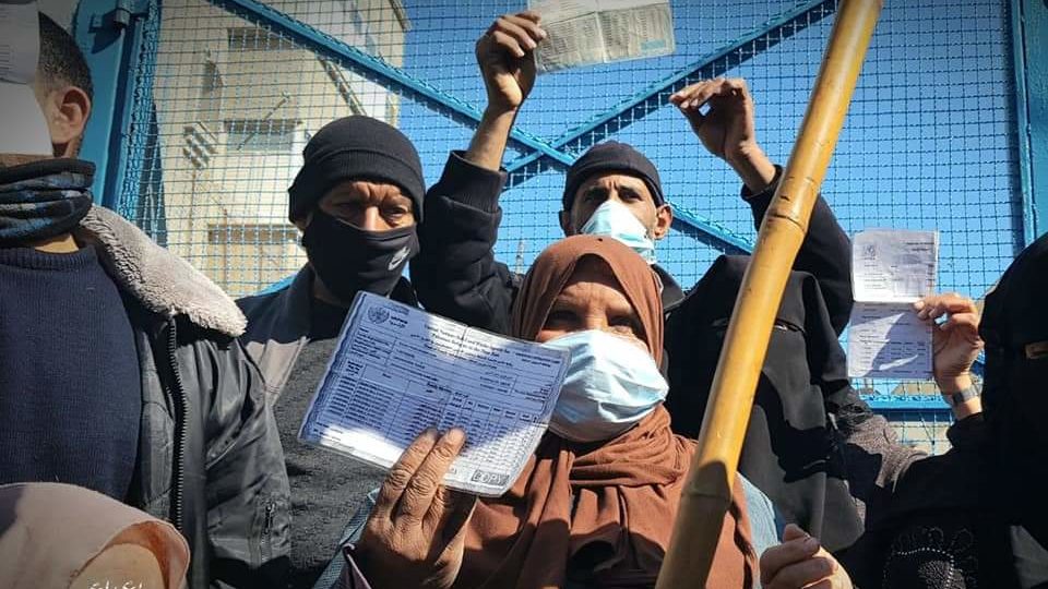 Protests by Outraged Refugees Close UNRWA Food Distribution Points in Gaza
