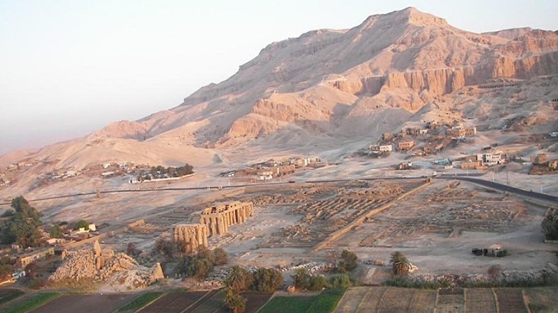 Thebes: The City of 100 Gates