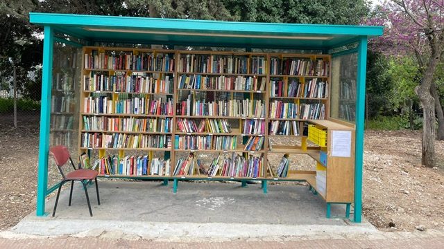 First Trilingual Street Library to Open in Jerusalem