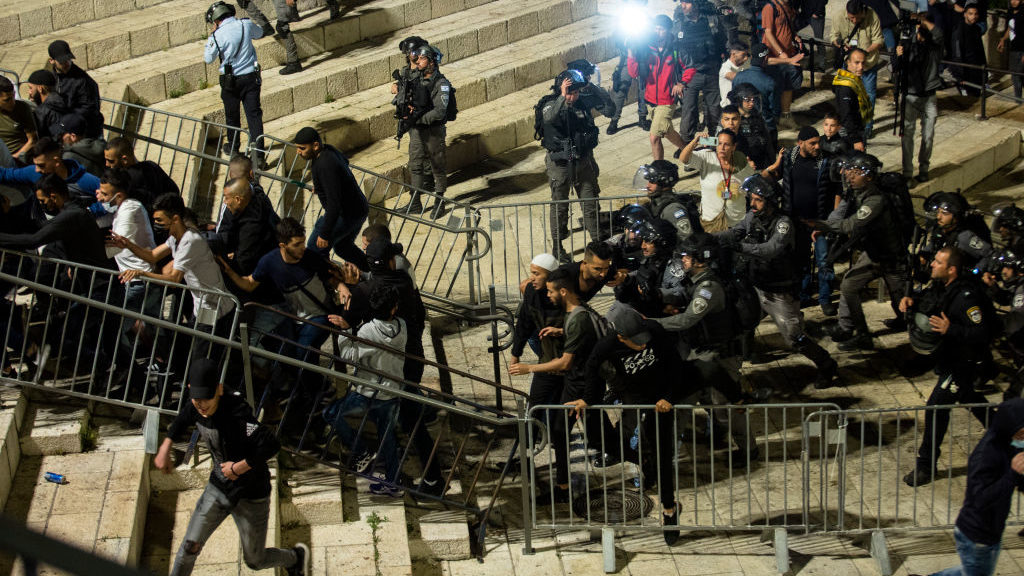 Jerusalem Clashes Continue Between Palestinians, Jews, Israel Security Forces