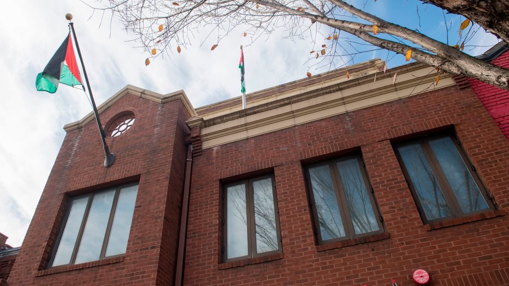 Palestinians Welcome US Aid but Look For Political Actions as Well