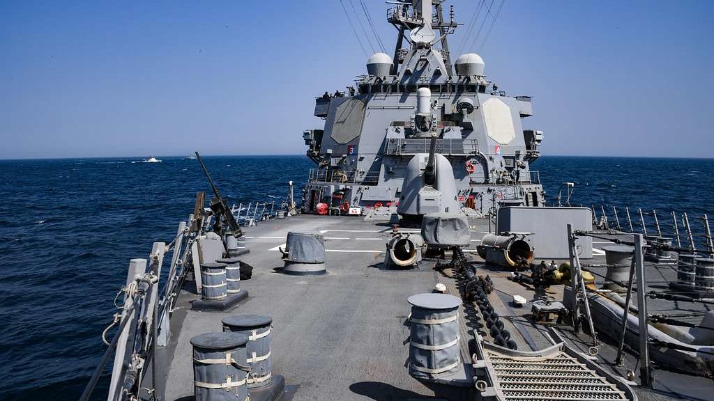 American and Iranian Warships Have Near-Collisions in Gulf