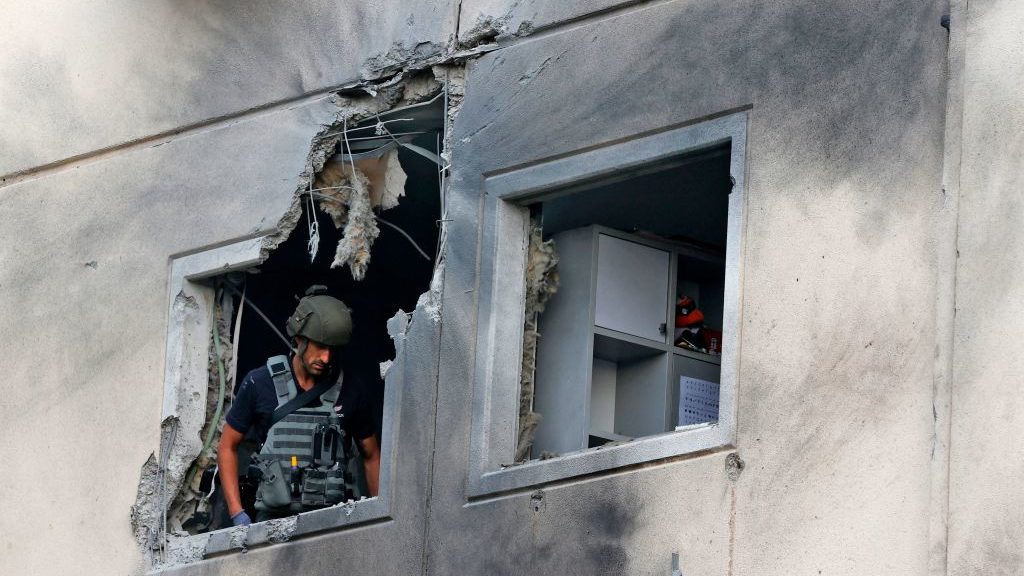 Rockets Strike 2 Ashkelon Homes, Israel Hits Gaza Targets