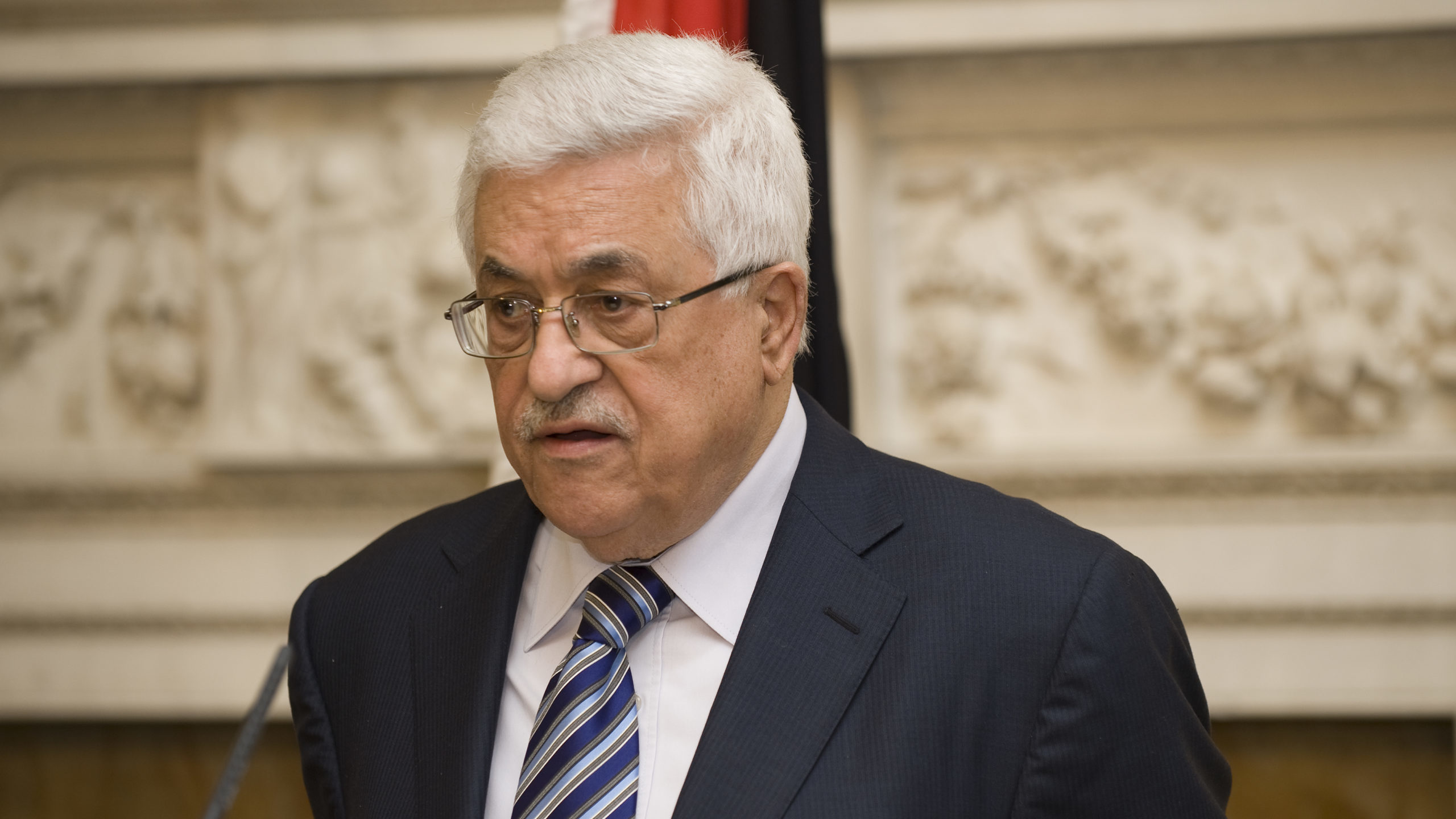 Pro-Abbas Palestinians Show Support for Their President