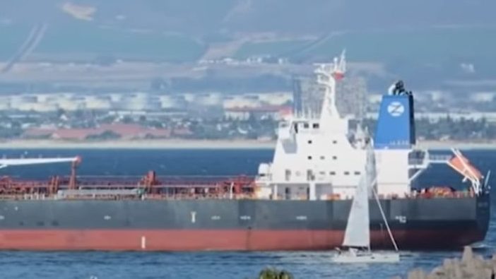 Iran’s Navy Prevents Pirate Attack on Oil Tanker