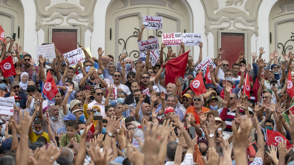 Tunis Protests Reject President’s Suspension of Parliament