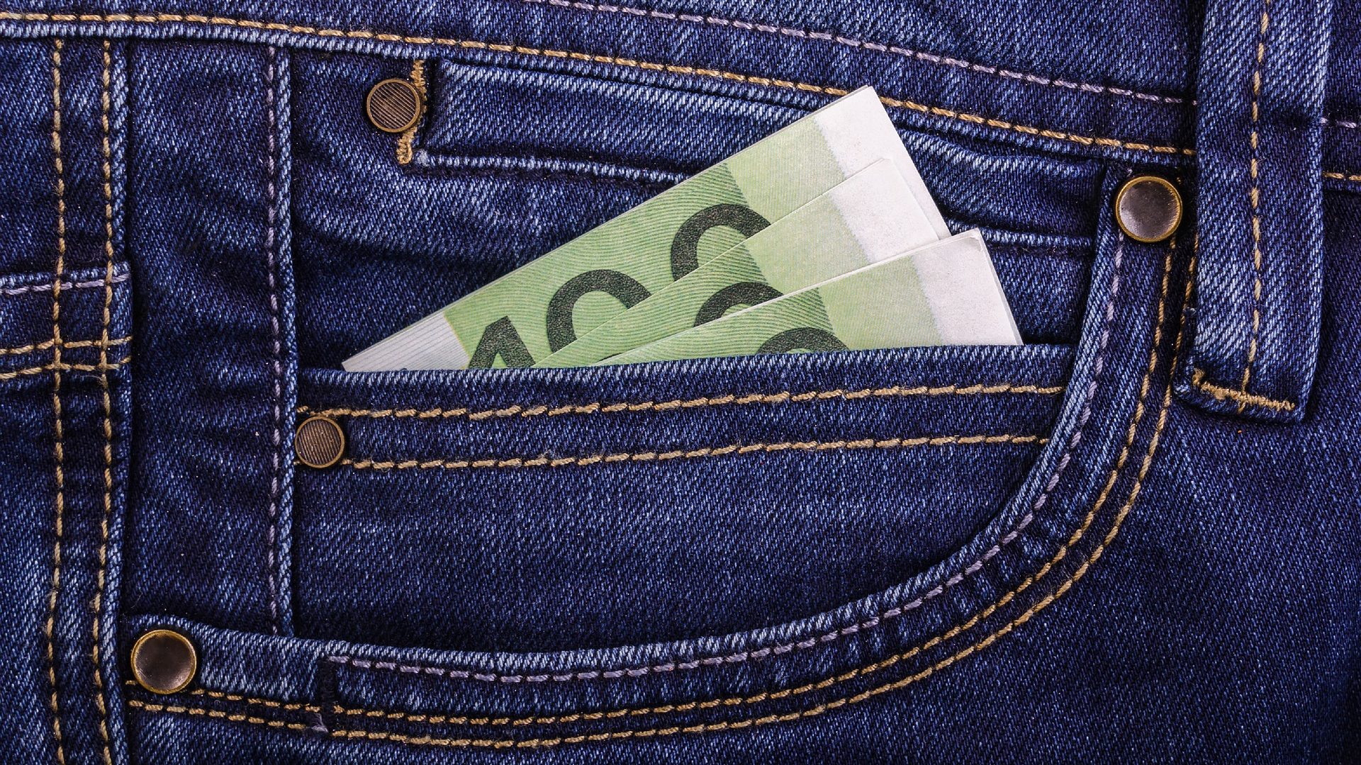 Israeli Lawmakers Seek to Raise Minimum Wage, Already Highest in Region Israeli Lawmakers Seek to Raise Minimum Wage, Already Highest in Region