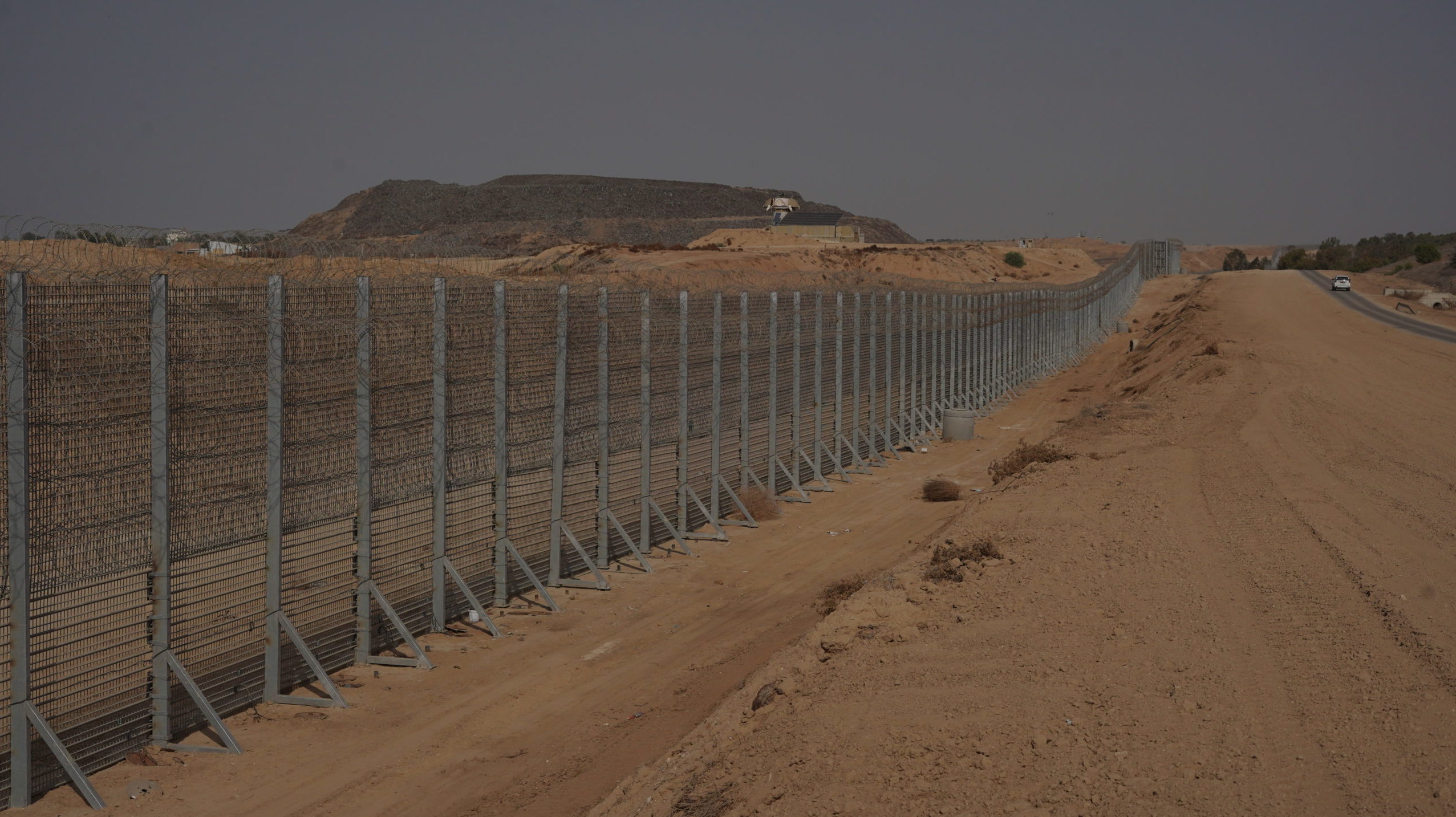 Israel Completes Construction of Gaza Border Barrier