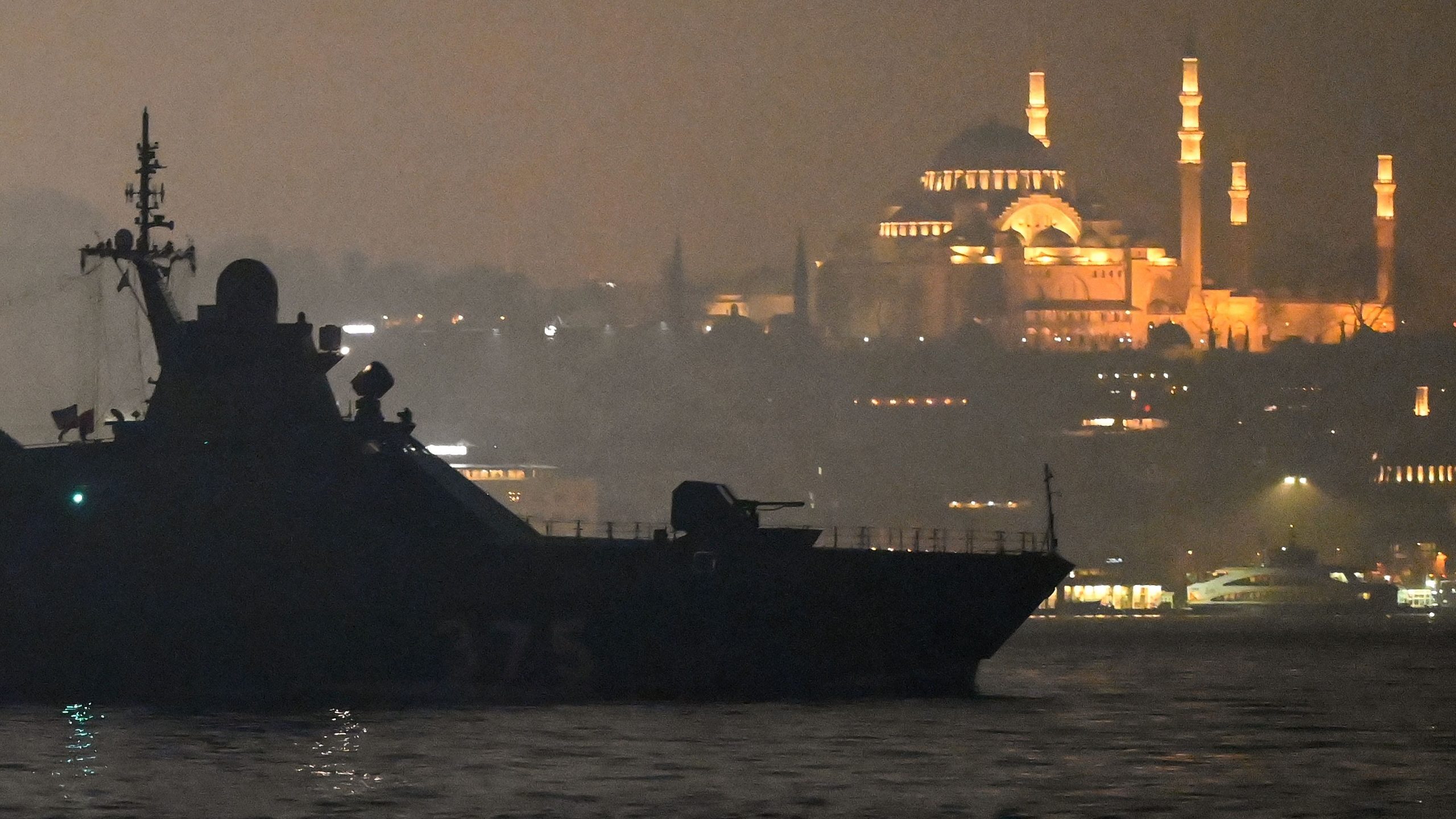 Ankara Closes Bosporus, Dardanelles to Warships