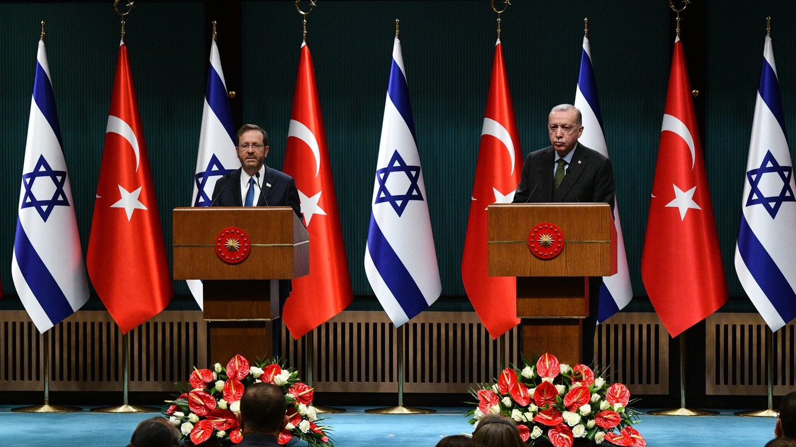 Leaders of Turkey, Israel Discuss Regional Stability After Full Diplomatic Relations Restored