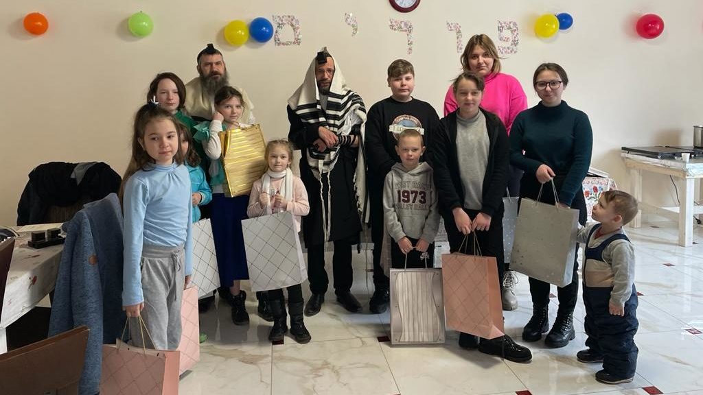 Jews in War-torn Ukraine Use Purim Story as Guide to Resilience
