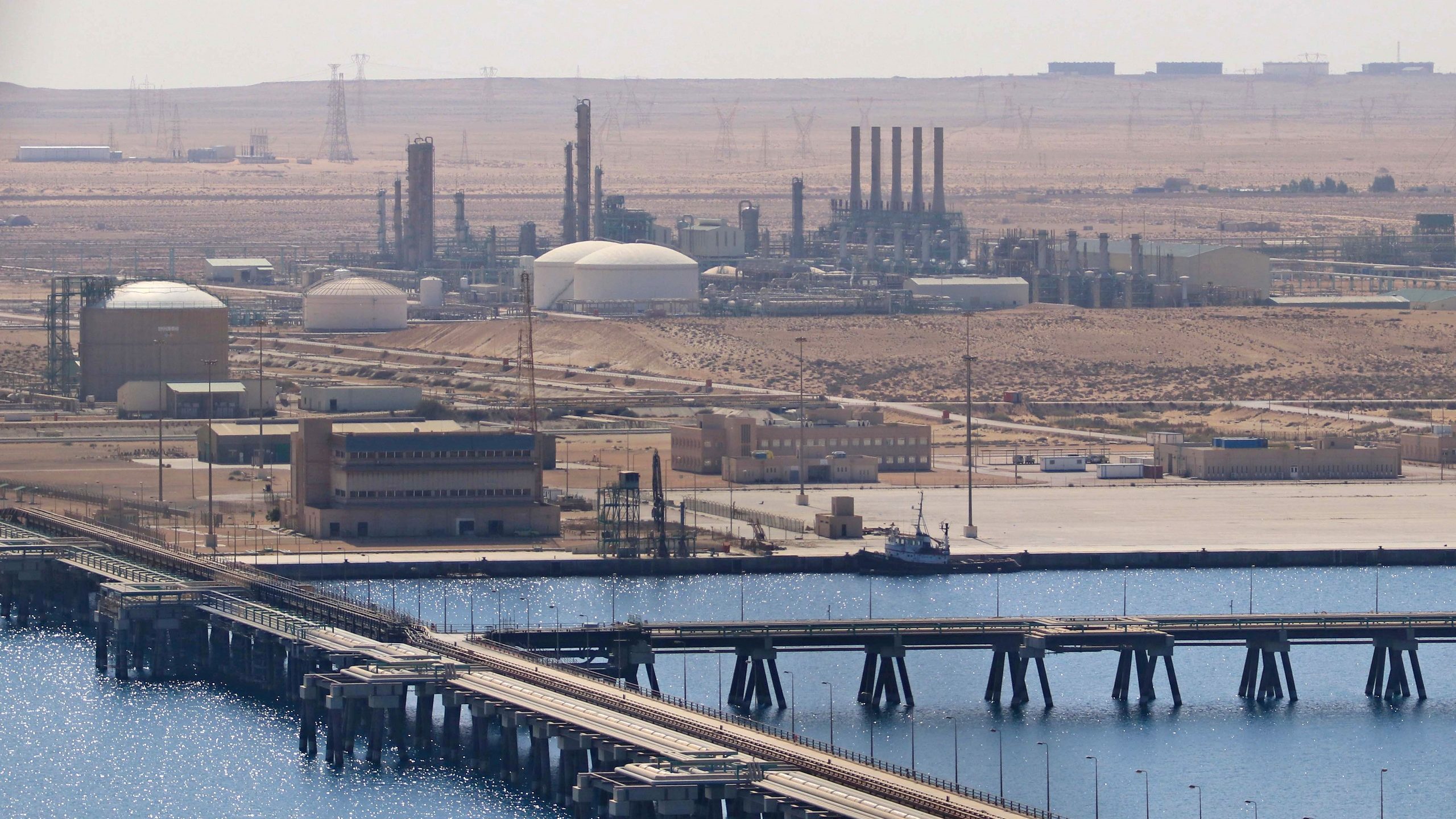 Protesters Shut Down Main Oil Fields in Libya