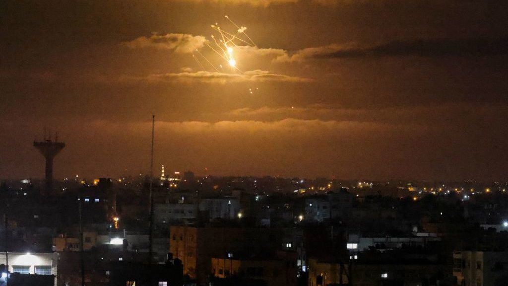 Israel Launches Airstrikes on Hamas Targets in Gaza in Response to Rocket Attack on Sderot