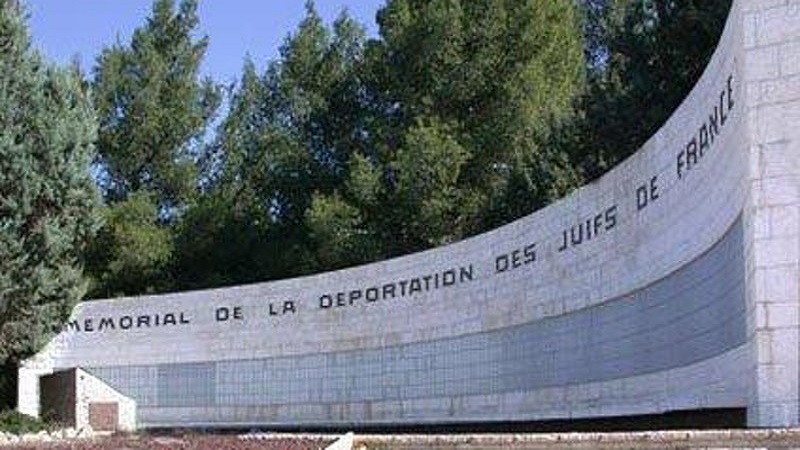 Yom Hashoah Ceremony in Roglit at the Wall of the Deportees (in French)