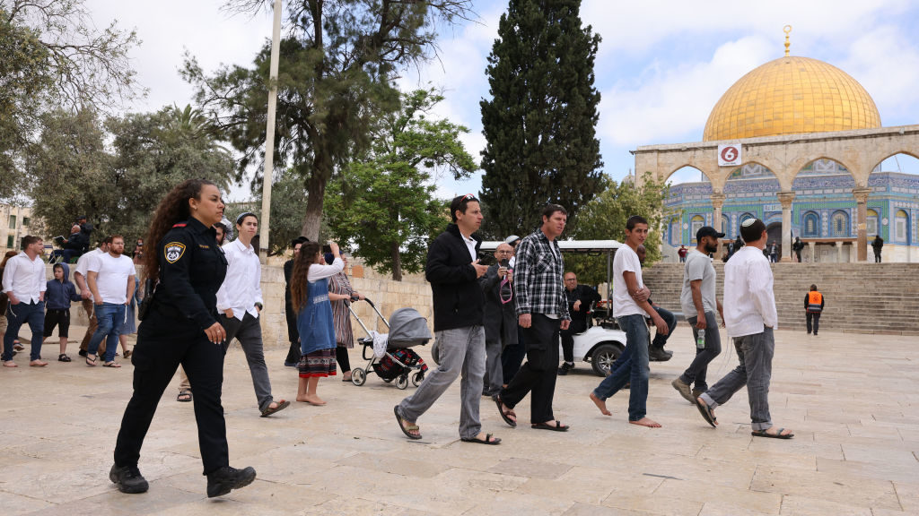 Clashes as Temple Mount/Al Aqsa Reopened to Non-Muslims